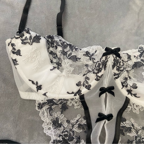 NEW Victoria’s Secret very sexy Wicked Embroidered Babydoll lingerie 4363 - Picture 7 of 11